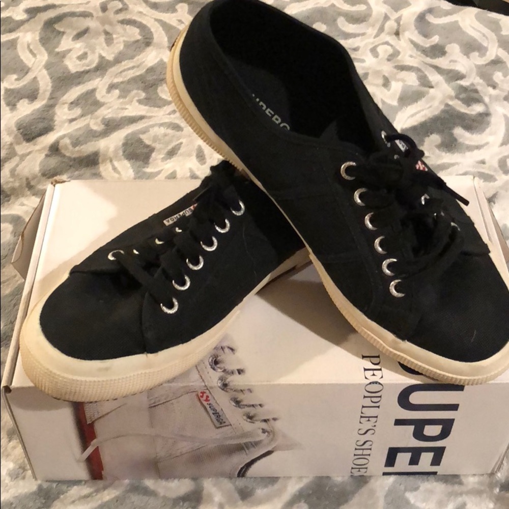 Supera Brand Sneakers